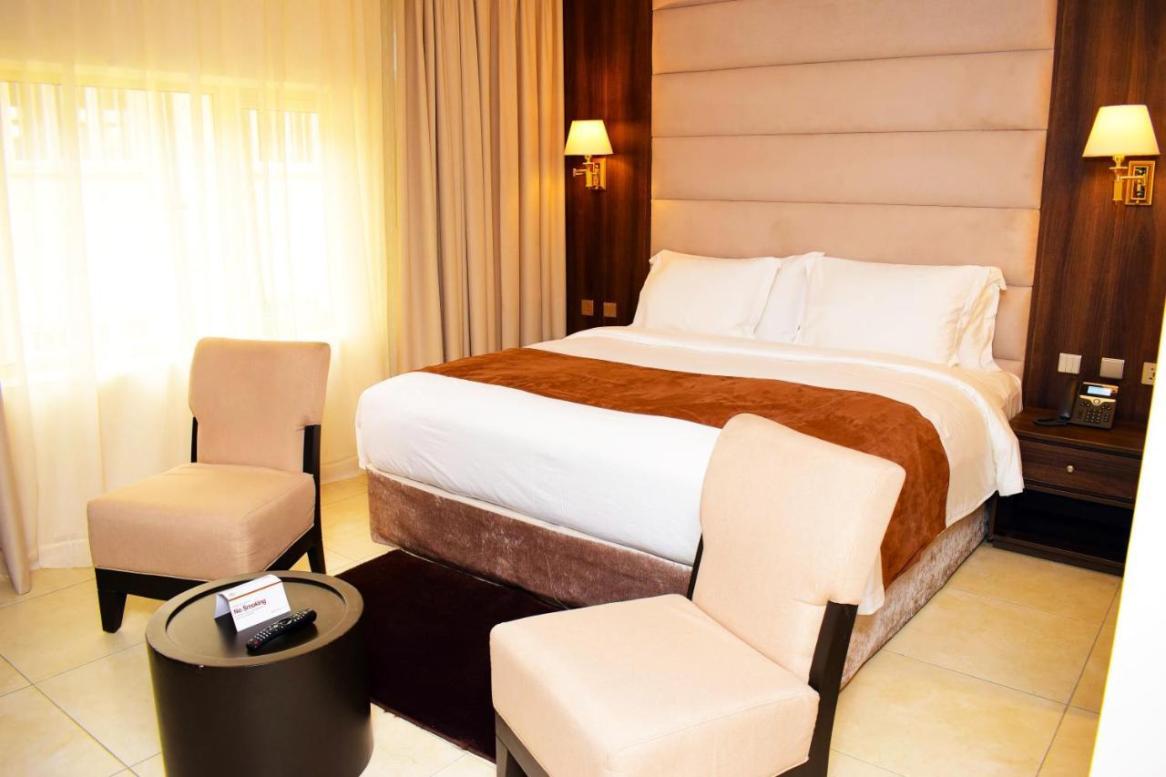 Monty Suites & Golf Uyo Extérieur photo