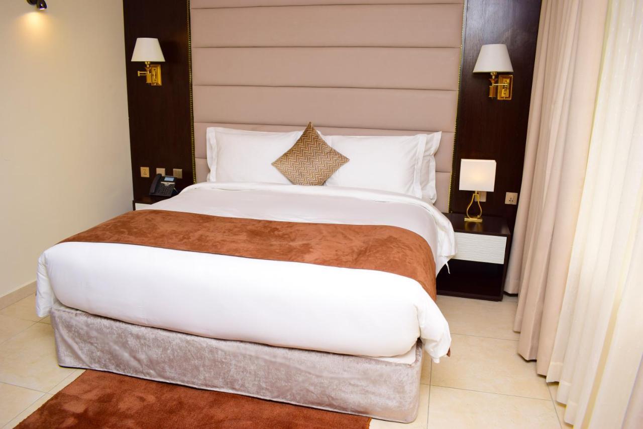 Monty Suites & Golf Uyo Extérieur photo