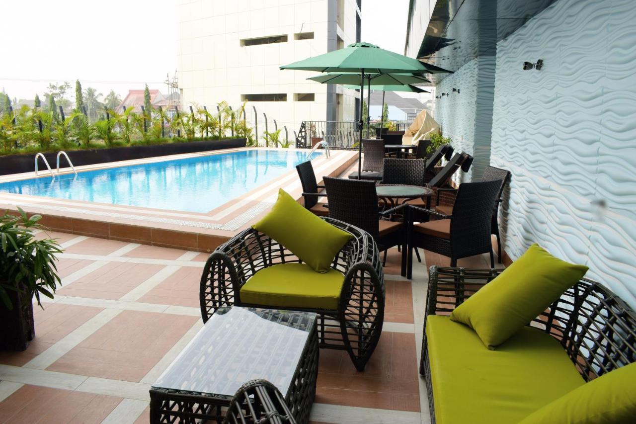 Monty Suites & Golf Uyo Extérieur photo