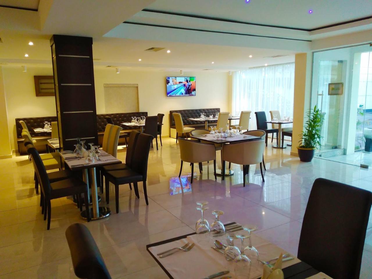 Monty Suites & Golf Uyo Extérieur photo